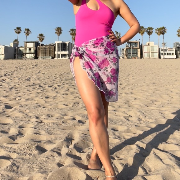 Beach coverup Flower Print 🌸 - Picture 3 of 3